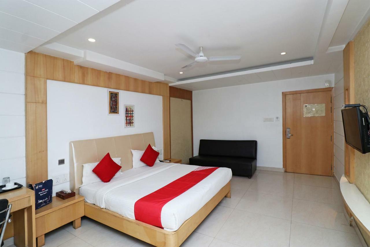 Oyo 5843 Hotel Yash Inn Mirzāpur Exterior foto
